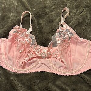 Delicate Pink Lace Underwire Bra — NWOT!